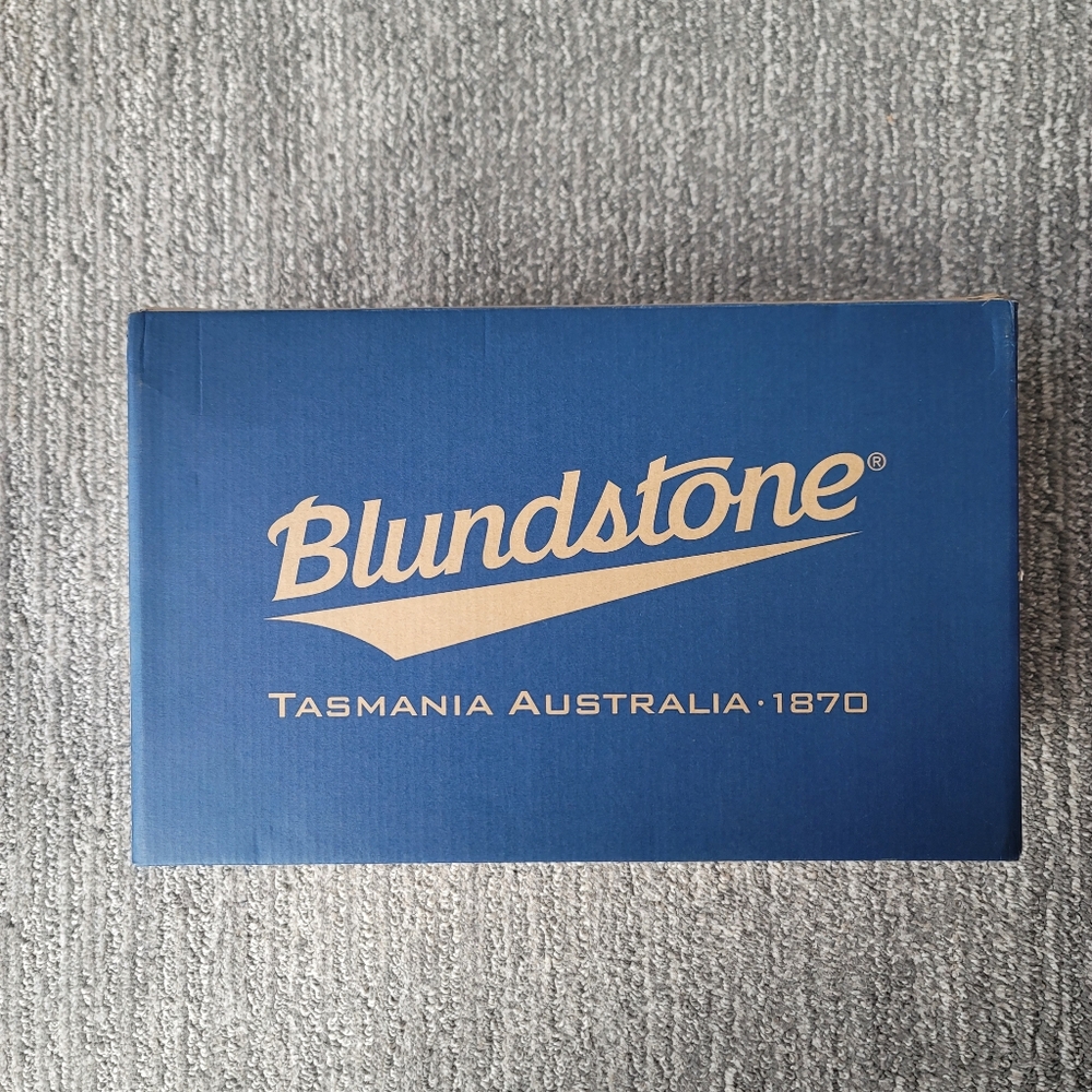Blundstone Chelsea Boots in Dark Brown and Black - Picture 15 of 15